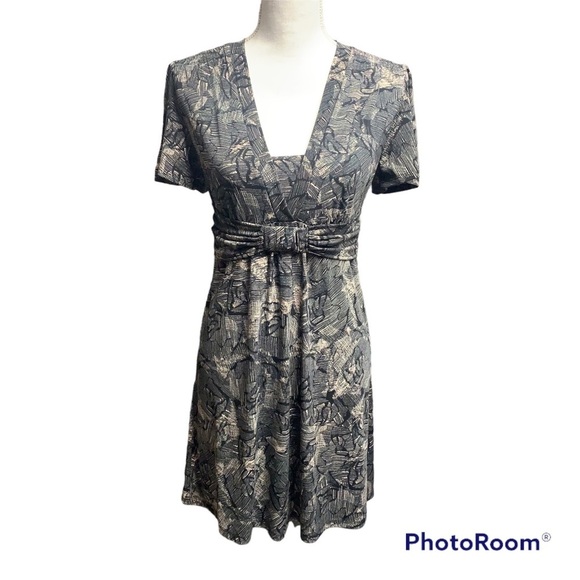 Banana Republic gray/pink deep v dress size small - Picture 1 of 12